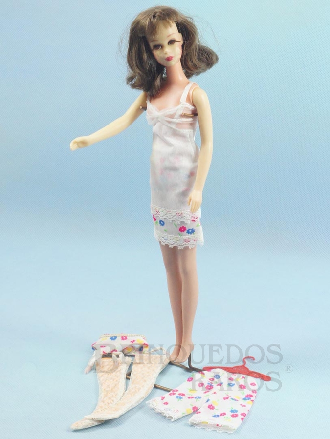 Brinquedo antigo Boneca Francie vestindo o Conjunto First Things First Ano 1966