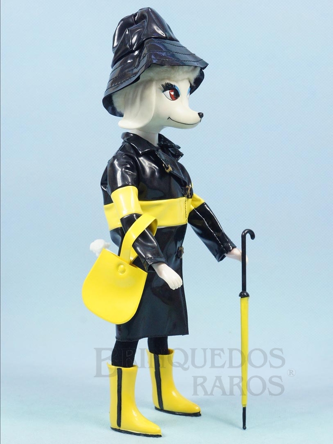 Brinquedo antigo Boneca Peteena vestindo o Conjunto Slicker Set para sair na chuva Ano 1966