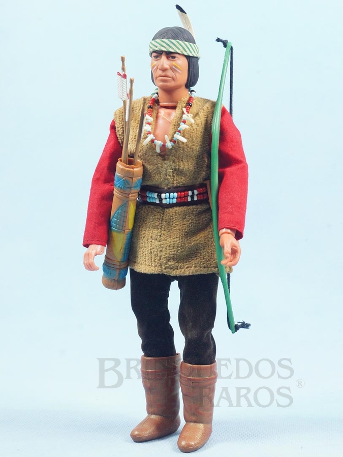 Brinquedo antigo Boneco Índio Apache Red Sleeve Série Lone Ranger  com 25,00 cm de altura Roupas de tecido Ano 1975