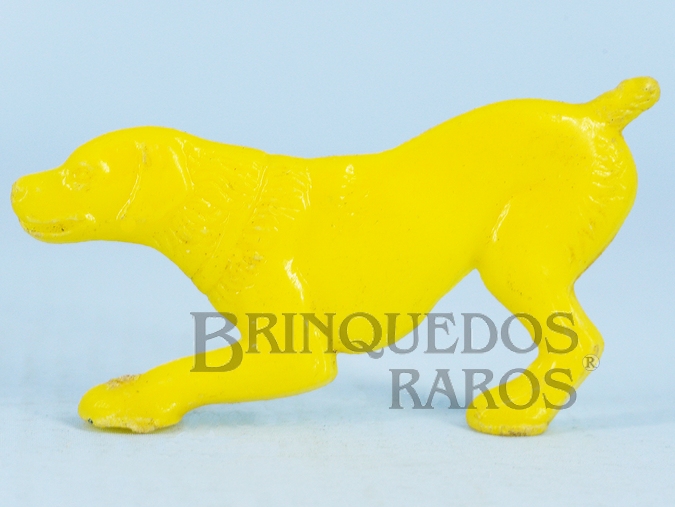 Brinquedo antigo Cachorro com 2,5 cm de altura Brinde que vinha em doces Década de 1960