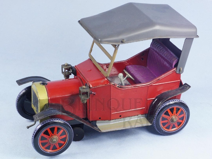 Brinquedo antigo Calhambeque com 22,00 cm de comprimento Sistema Bate e Volta Década de 1960