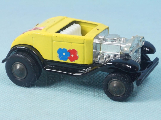 Brinquedo antigo Calhambeque Hot Rod com 10,00 cm de comprimento Década de 1970