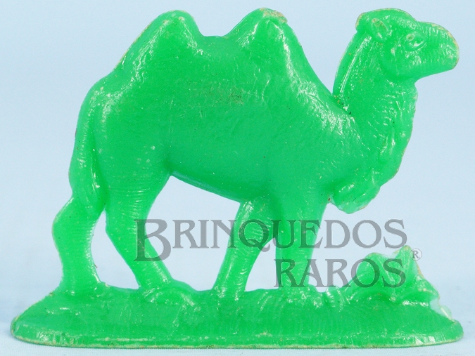 Brinquedo antigo Camelo com 2,5 cm de altura Brinde Goma Pox e que também vinha em doces Década de 1960
