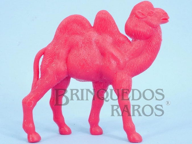 Brinquedo antigo Camelo de plástico vermelho Série Zoológico Década de 1970