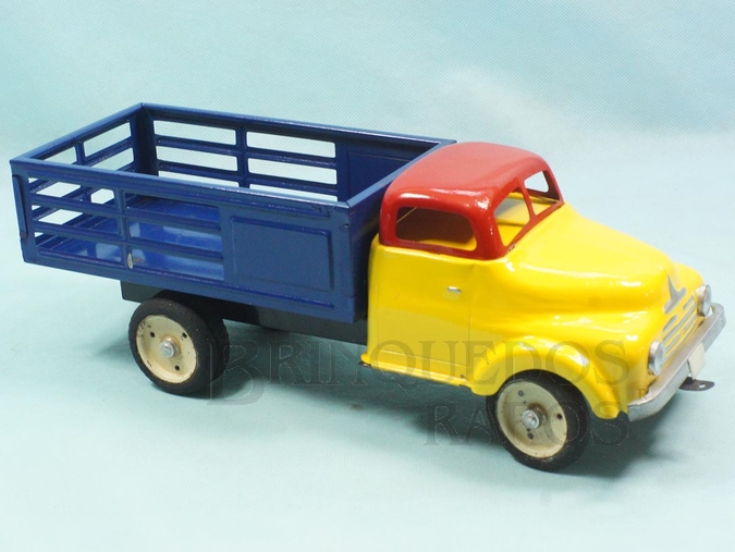 Brinquedo antigo Caminhão com 31,00 cm de comprimento Década de 1960