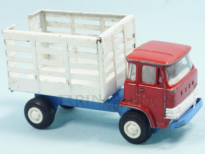 Brinquedo antigo Caminhão Ebro D550 com 13,00 cm de comprimento Cabine de metal basculante Chassi de aço Década de 1970
