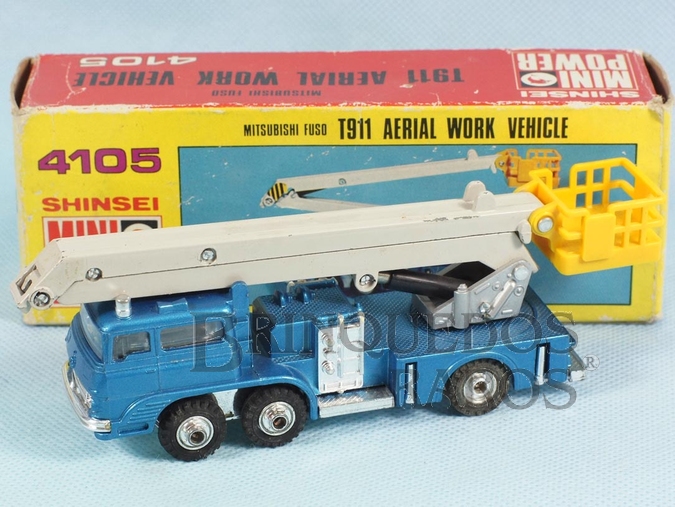 Brinquedo antigo Caminhão Mitsubishi Fuso T811 Aerial Work Vehicle com 15,00 cm de comprimento Série Mini Power Década de 1980