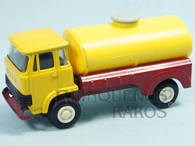 Brinquedo antigo Caminhão Ebro D550 Tanque com 13,00 cm de comprimento Cabine de metal basculante Chassi de aço Década de 1970