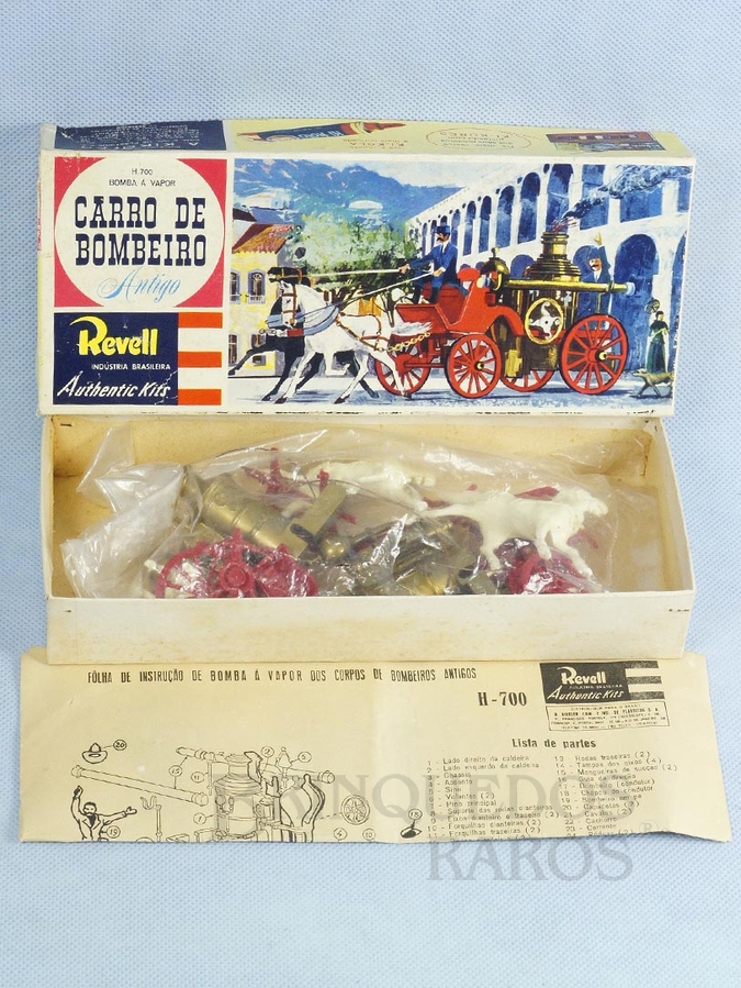 Brinquedo antigo Carro de Bombeiro Bomba a Vapor Caixa dura retratando os Arcos da Lapa no Rio de Janeiro Década de 1960