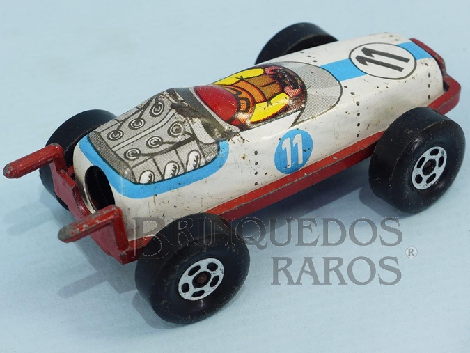 Brinquedo antigo Carro de Corrida apontador de lápis com 7,00 cm de comprimento Carroceria de lata e chassi de metal Década de 1970