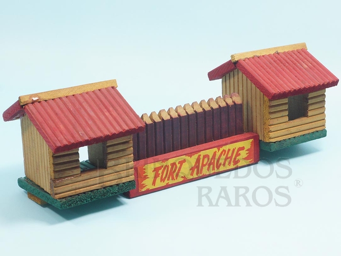 Brinquedo antigo Casa de madeira Guarita padrão troncos Grande Forte Apache Casablanca Ano 1968 