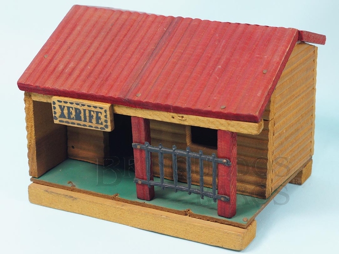 Brinquedo antigo Casa de madeira Xerife Série Gunsmoke Década de 1970 
