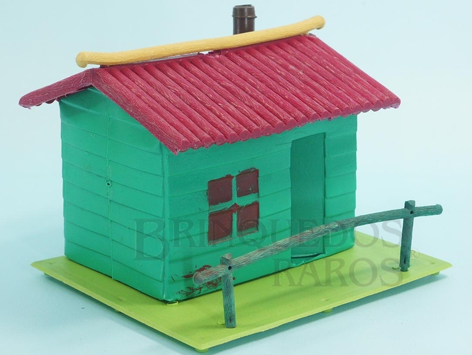 Brinquedo antigo Casa de plástico assoprado Encaixe por pinos plásticos Década de 1970 