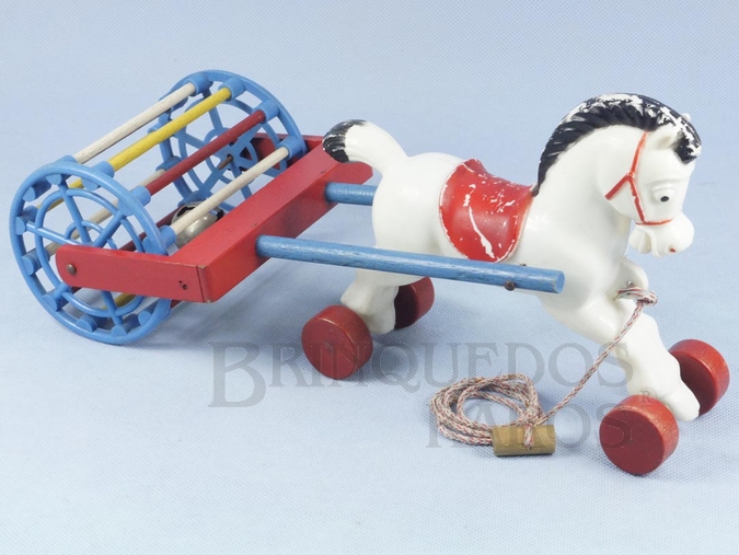 Brinquedo antigo Cavalo com rodas e Rolo Sonoro com Guizo 34,00 cm de comprimento Década de 1970