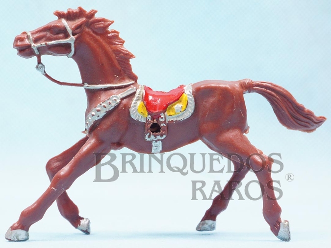 Brinquedo antigo Cavalo de Cowboy marrom Casablanca numerado 4 com furo lateral para Carroças