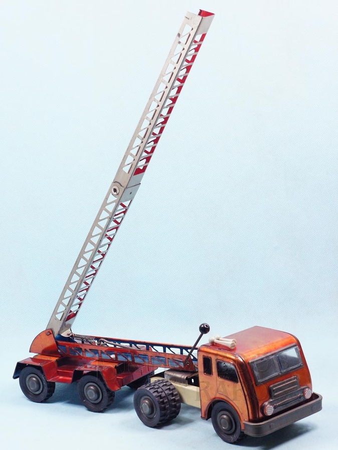 Brinquedo antigo Cavalo Mecânico Alfa Romeo FNM Fenemê com Carreta escada 38,00 cm de comprimento Década de 1960