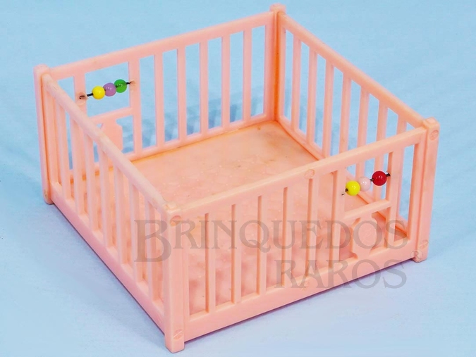 Brinquedo antigo Cercadinho para Quarto de Bebê de Casa de Bonecas Década de 1950