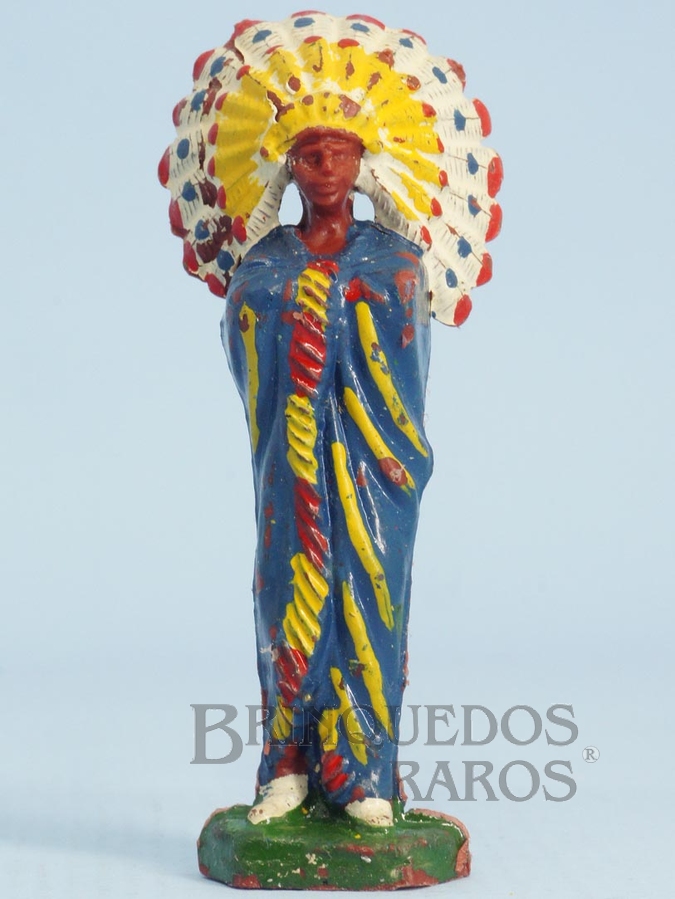 Brinquedo antigo Chefe índio de pé com braços cruzados