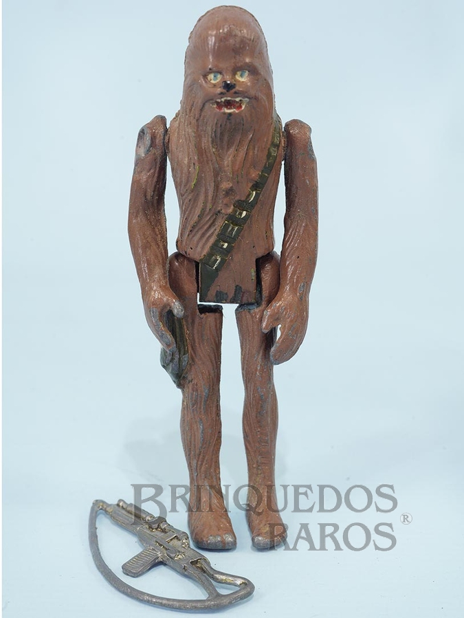 Brinquedo antigo Chewbaka com 10,00 cm de altura Segunda Série Corpo maciço Completo com Arma Série Aventura na Galáxia Guerra nas Estrelas Star Wars Ano 1983