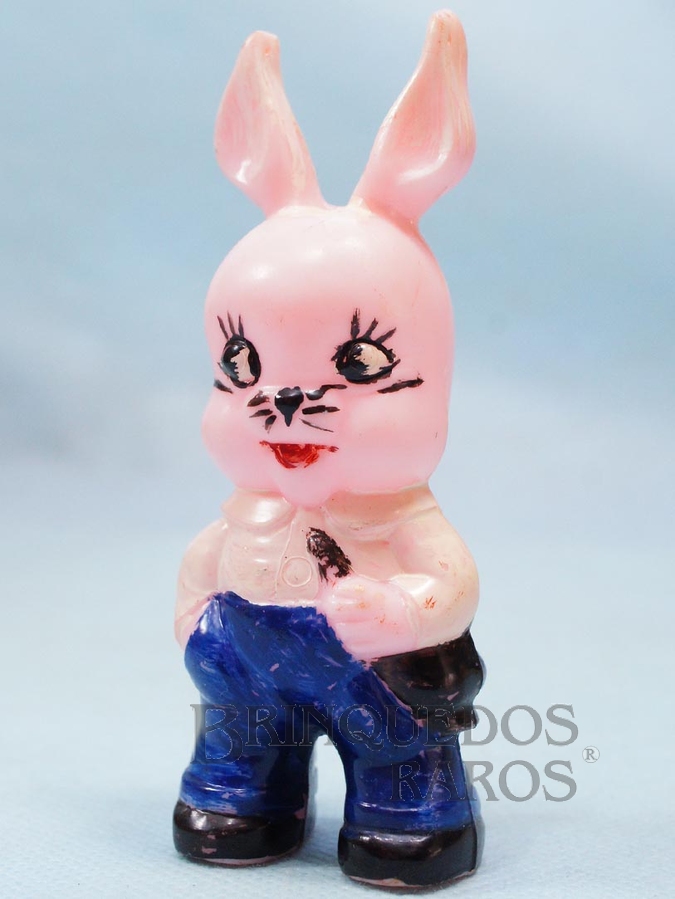 Brinquedo antigo Coelhinho Aluno do Conjunto Escolinha do Professor Coelho com 10,00 cm de altura Década de 1960 