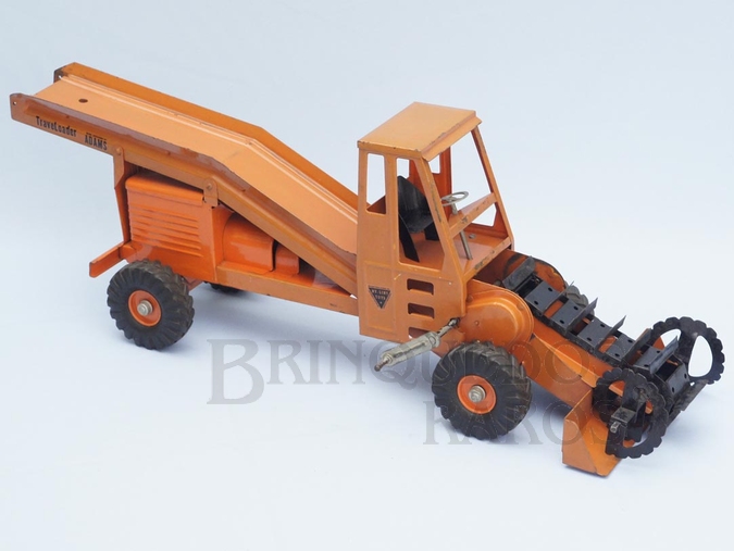 Brinquedo antigo Colheitadeira Adans Traveloader com 80 cm de comprimento Década de 1950