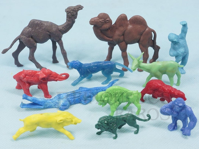 Brinquedo antigo Conjunto com 12 animais selvagens Década de 1970
