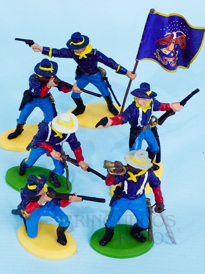 Brinquedo antigo Conjunto com seis Soldados da Sétima Cavalaria a pé Reedição Década de 1990