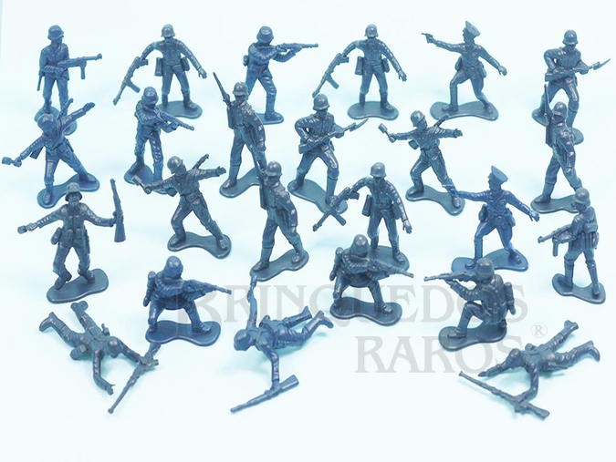 Brinquedo antigo Conjunto completo de 24 Soldados Alemães em 11 poses diferentes Série Forças Armadas Década de 1980