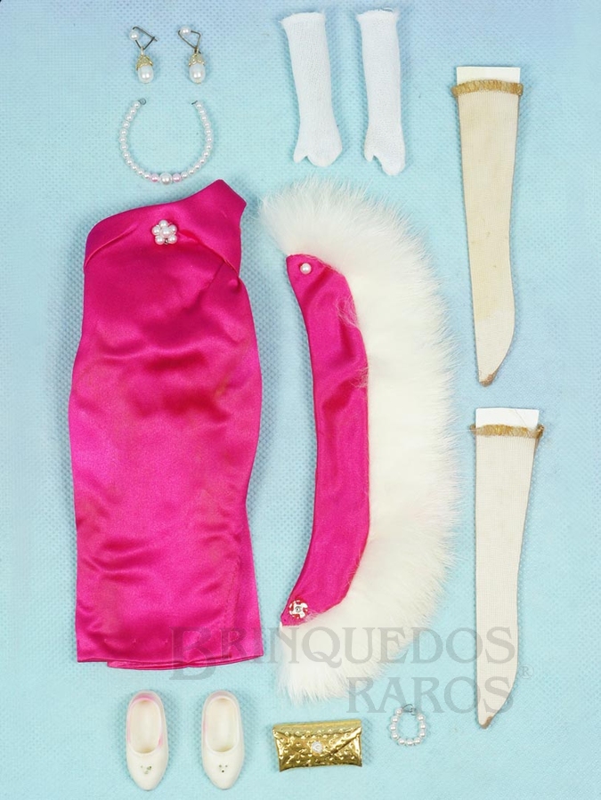 Brinquedo antigo Conjunto completo Ooh La La com 9 itens inclusive uma estola com aplicação em pele de coelho Ano 1966