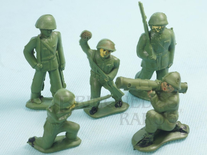 Brinquedo antigo Conjunto de cinco soldados com 6,00 cm de altura Década de 1980
