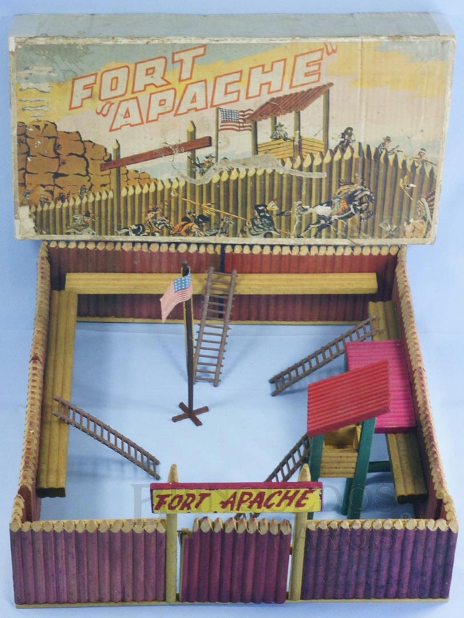 Brinquedo antigo Conjunto Fort Apache Forte Apache perfeito estado 100% Original completo Sem figuras Base medindo 49,00 x 58,00 cm Caixa Original sem reforço de madeira Segunda Série Encaixes por pregos Ano 1966
   


