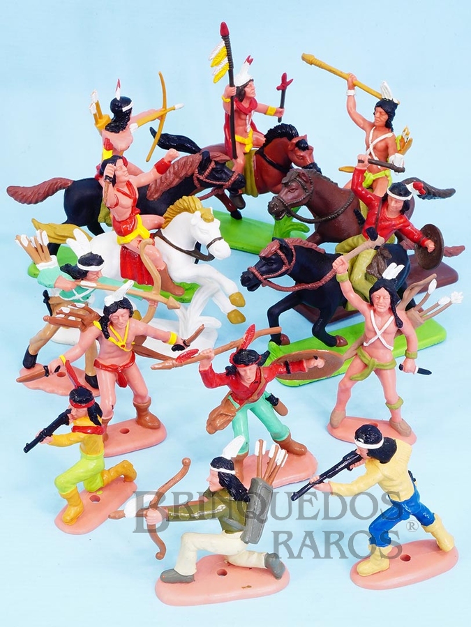 Brinquedo antigo Conjunto Touro Sentado completo com 12 Índios e 5 Cavalos Série Atlantic Far-West Story Ano 1987