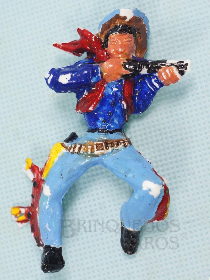 Brinquedo antigo Cowboy a cavalo atirando com rifle 9,00 cm de altura Década de 1970 ponta do rifle quebrada