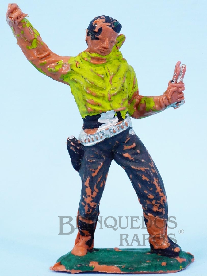 Brinquedo antigo Cowboy de pé brigando no Saloon com revolver para cima faltando a banqueta