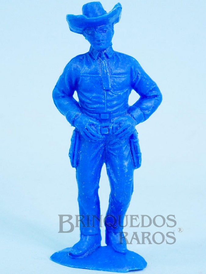 Brinquedo antigo Cowboy de pé com as mãos no cinturão Semelhante a Figura Gulliver Década de 1990