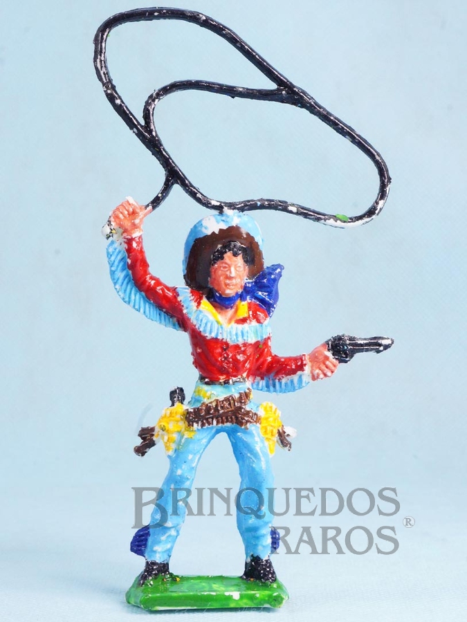 Brinquedo antigo Cowboy de pé com laço e revolver 16,00 cm de altura Década de 1970