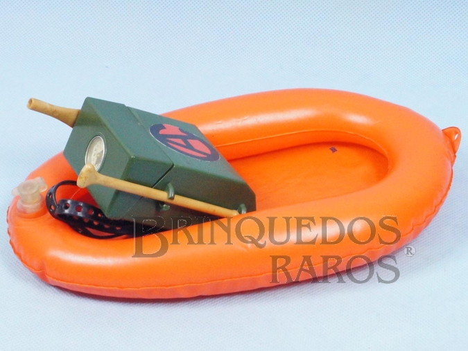 Brinquedo antigo Desafiando a Fúria do Mar com Bote Inflável Remo e Mochila com Bússola Série 1977