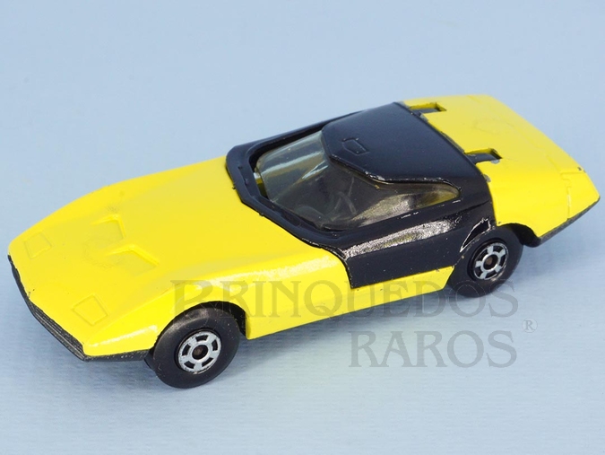 Brinquedo antigo Dodge Charger MK III Superfast amarelo com teto preto Brazilian Matchbox Roly Toys 1970