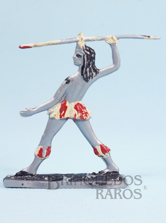 Brinquedo antigo Figura de Índio Brasileiro atirando Lança 9,00 cm de altura Década de 1960