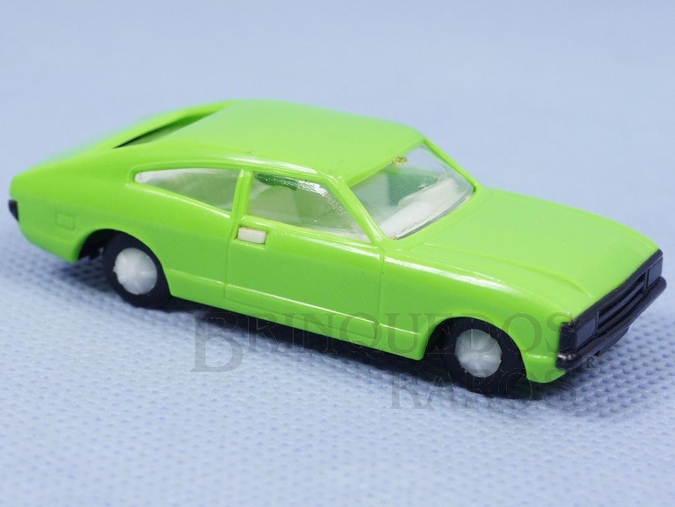 Brinquedo antigo Ford Consul verde Década de 1980