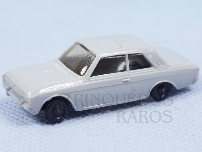 Brinquedo antigo Ford Zodiac com 5,00 cm de comprimento Para o Vagão 4613 de transporte de carros Década de 1960