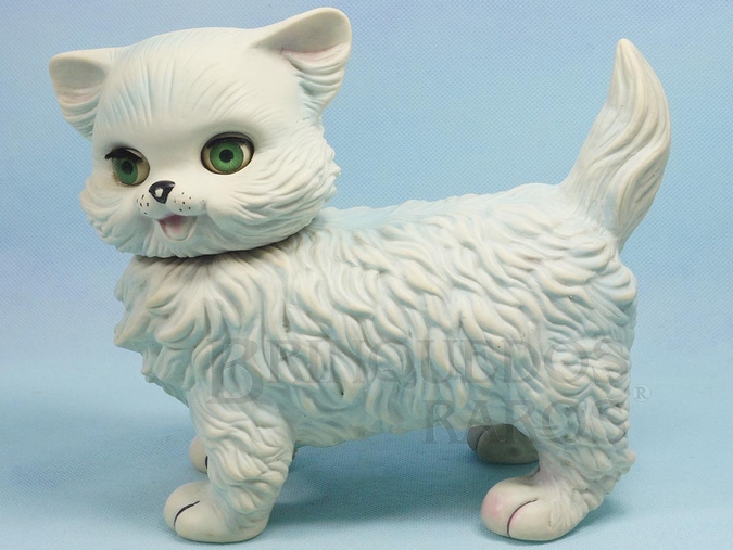 Brinquedo antigo Gato Frou Frou com 20,00 cm de altura Criação Edward Mobley apresenta Cabeça Móvel Olhos de dormir e ao apertar emite som de apito apito Ano 1963



