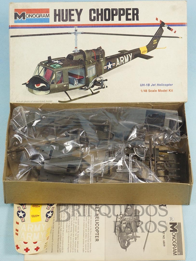 Brinquedo antigo Helicóptero UH-1B Huey Chopper Década de 1970