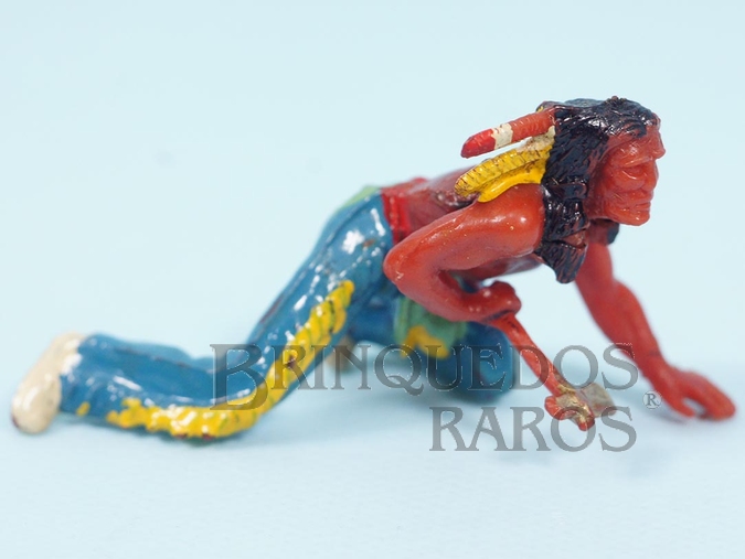 Brinquedo antigo Índio agachado com Machado Década de 1970