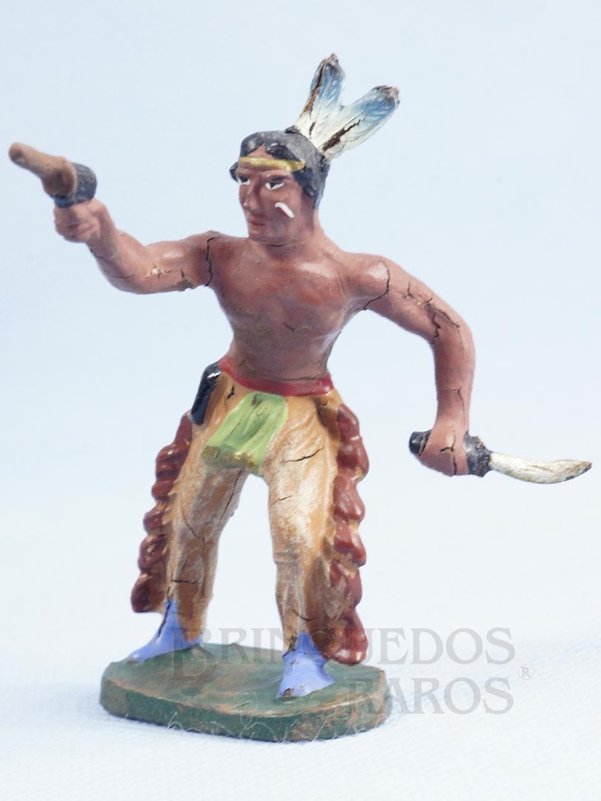 Brinquedo antigo Índio com revolver e faca Década de 1950