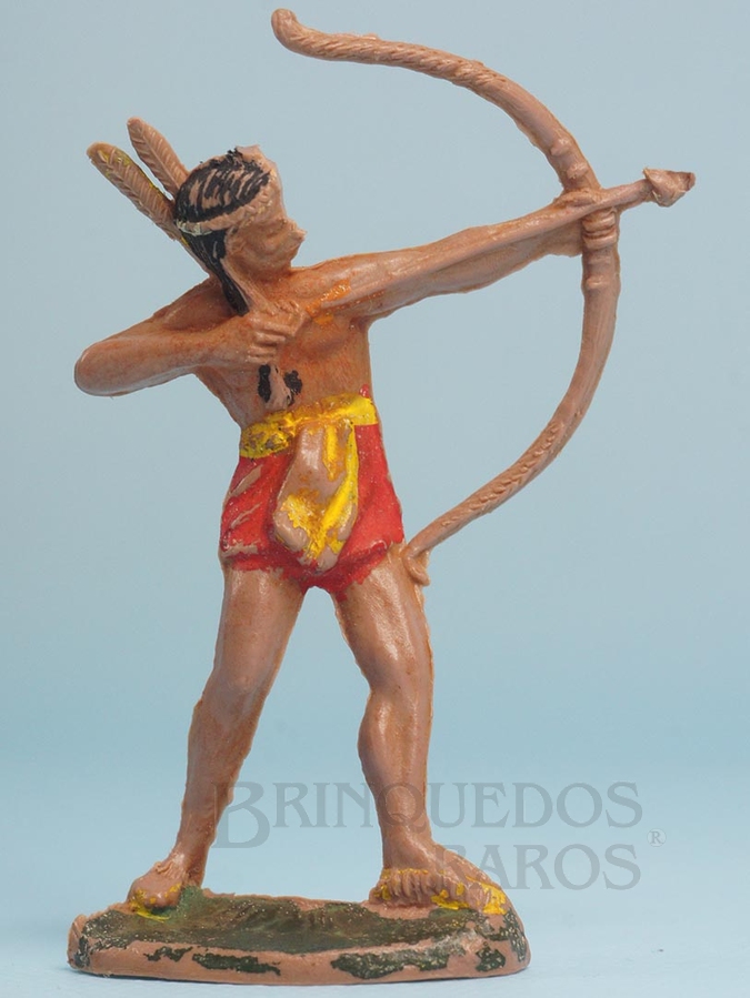 Brinquedo antigo Índio de pé atirando com arco e flecha Gulliver numerado 18