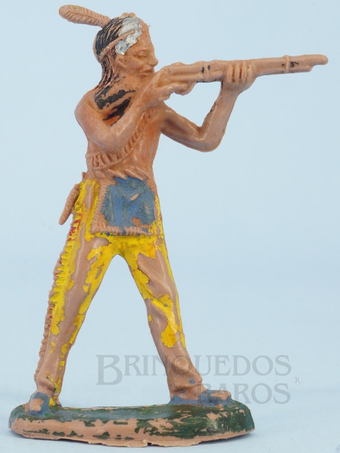 Brinquedo antigo Índio de pé atirando com rifle Gulliver numerado 19 Década de 1970