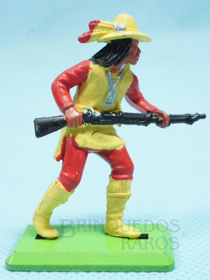 Brinquedo antigo Índi Apache de pé avançando com rifle Série Deetail Década de 1970