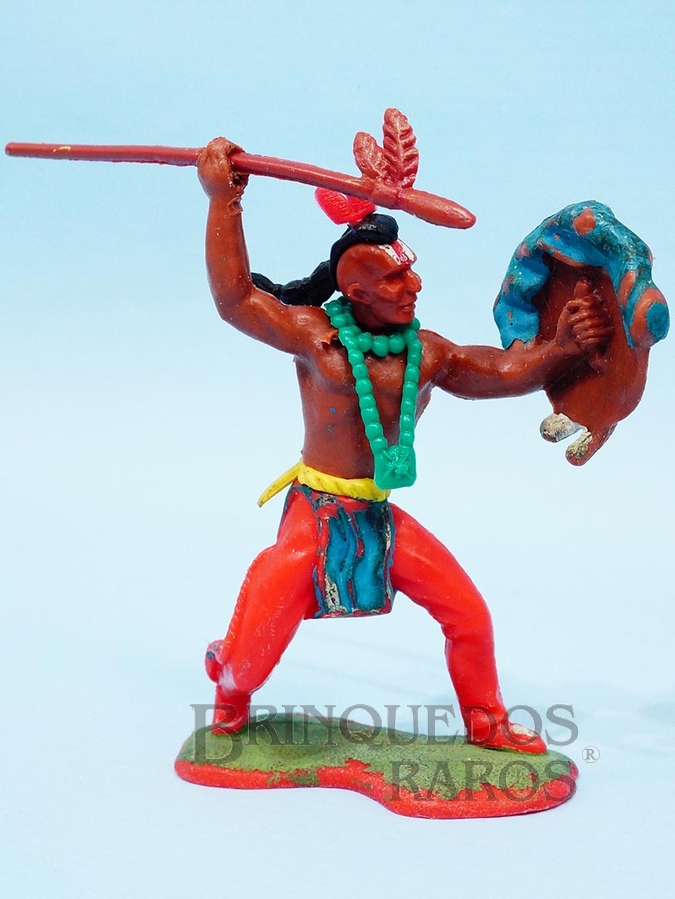 Brinquedo antigo Índio de pé com lança e escudo Série Swoppet Década de 1970