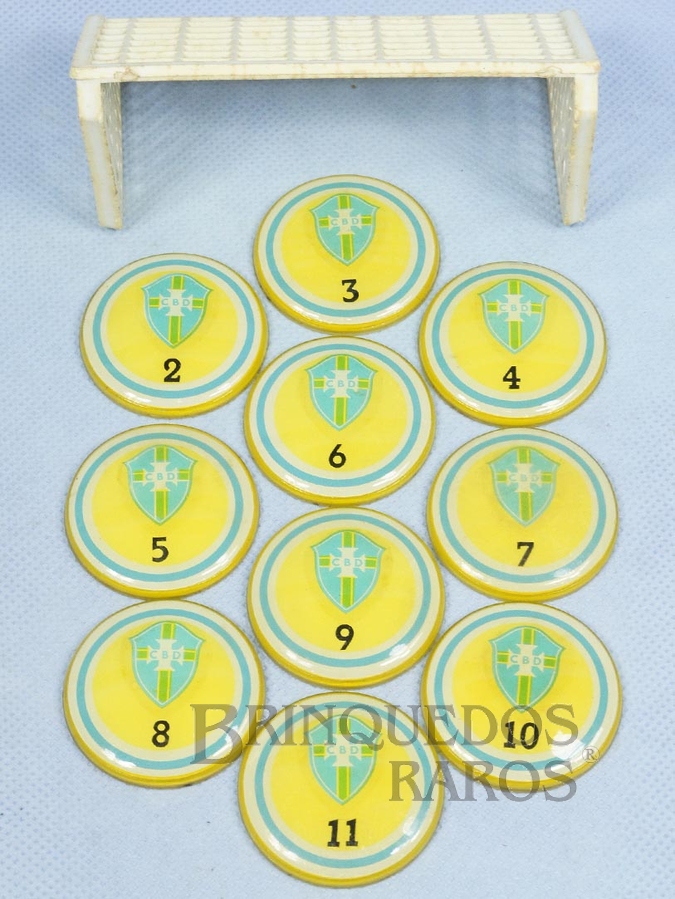 Brinquedo antigo Jogo de Futebol de Botão Seleção Brasileira 100% original Falta o Goleiro Década de 1970